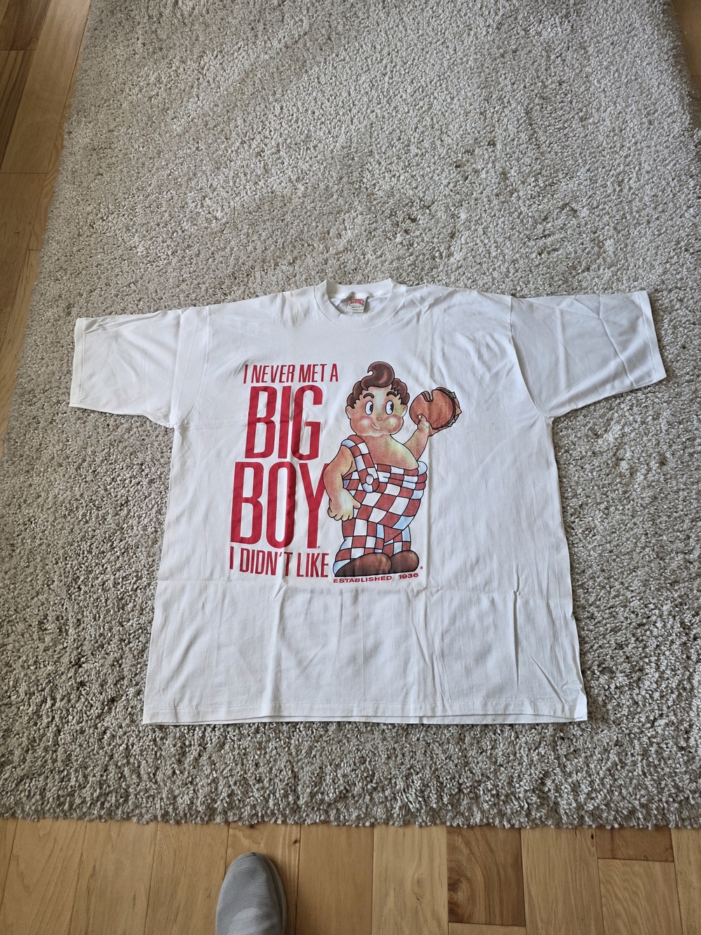 Bob's Big Boy Vintage Collector's White Tee Shirt with Red Big Boy Graphic.